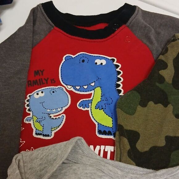 🩷Garanimals and one Members Mark long sleeved Onesies Size 18M Lot of 3 - Picture 2 of 4